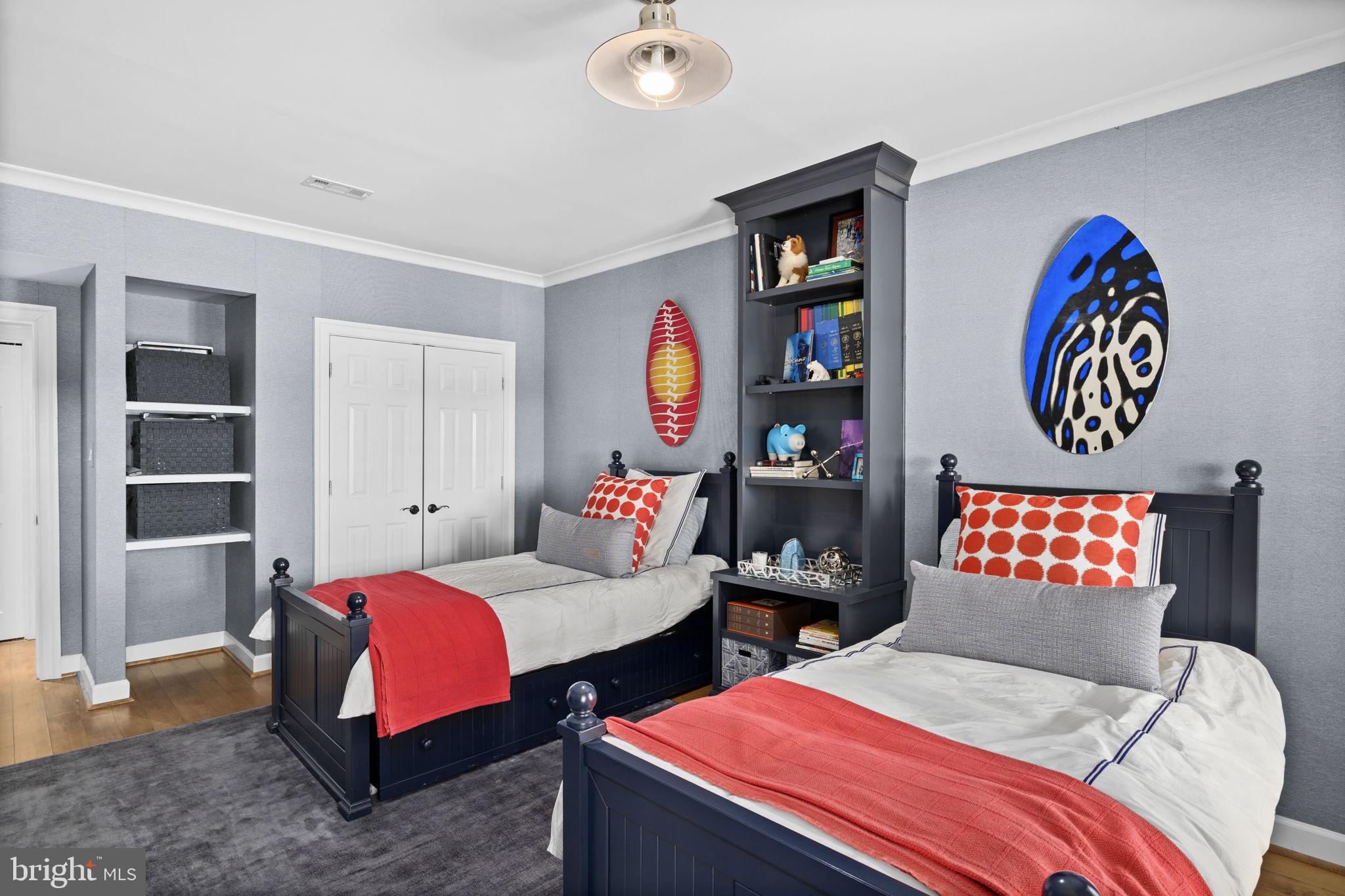 COVENANT COVE - Residential