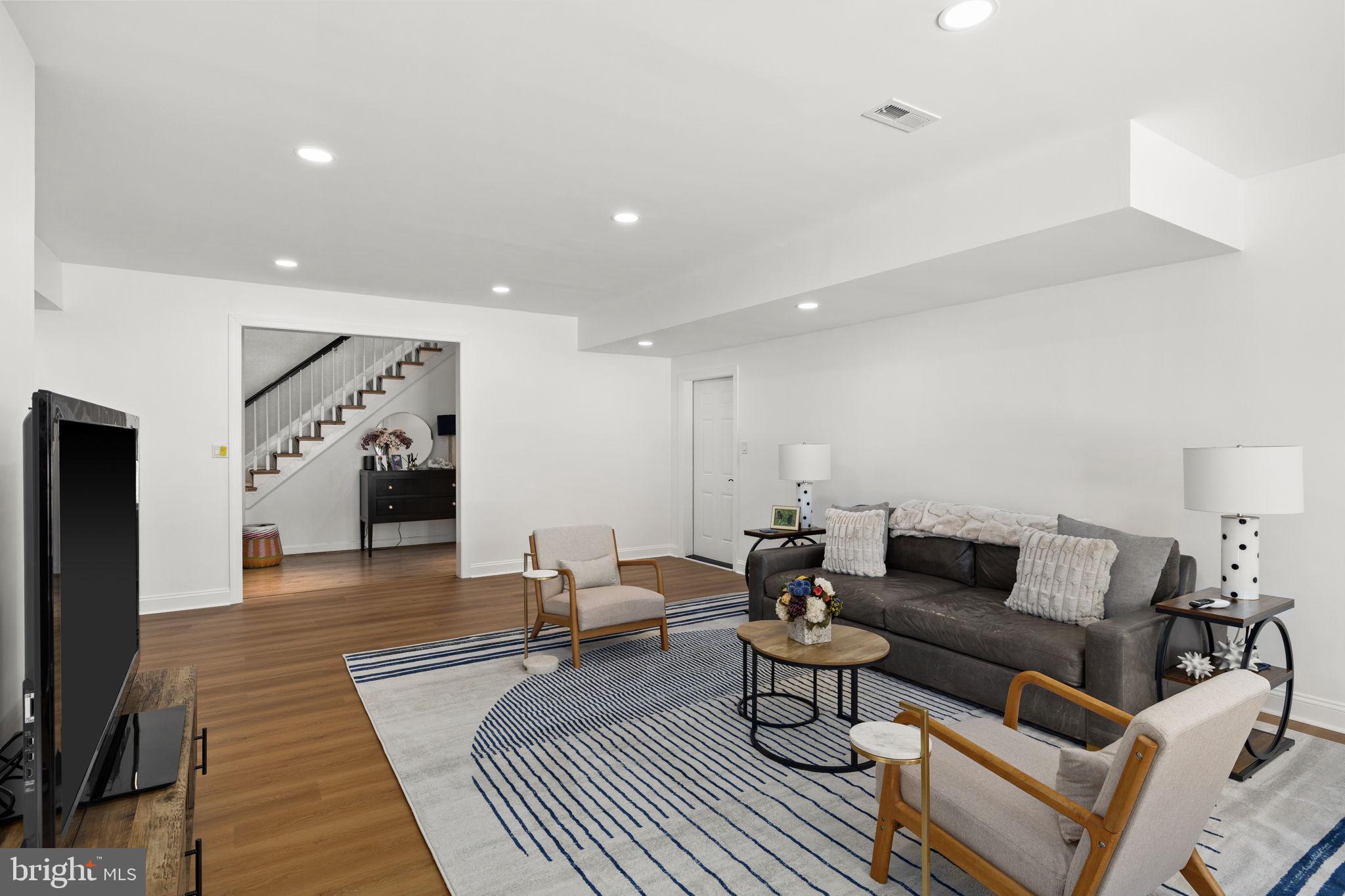 COVENANT COVE - Residential