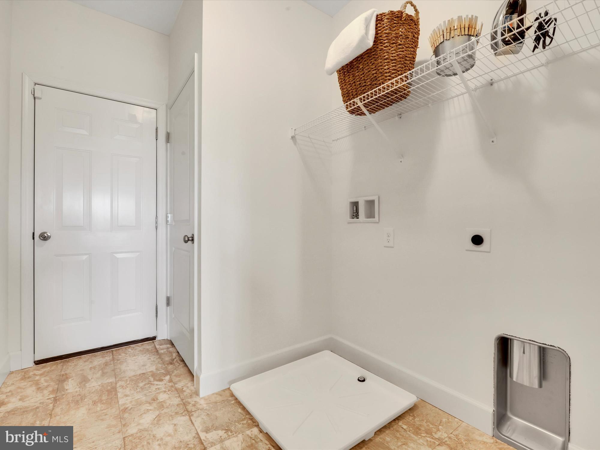 THORNBURY HUNT II - Residential