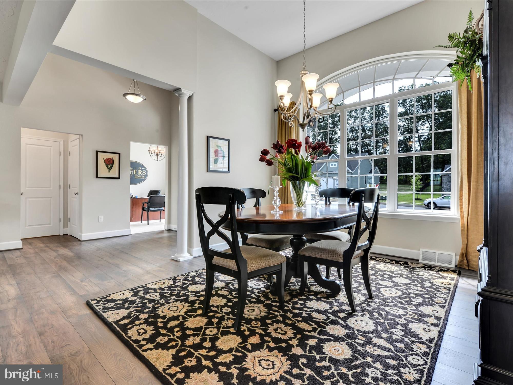 THORNBURY HUNT II - Residential