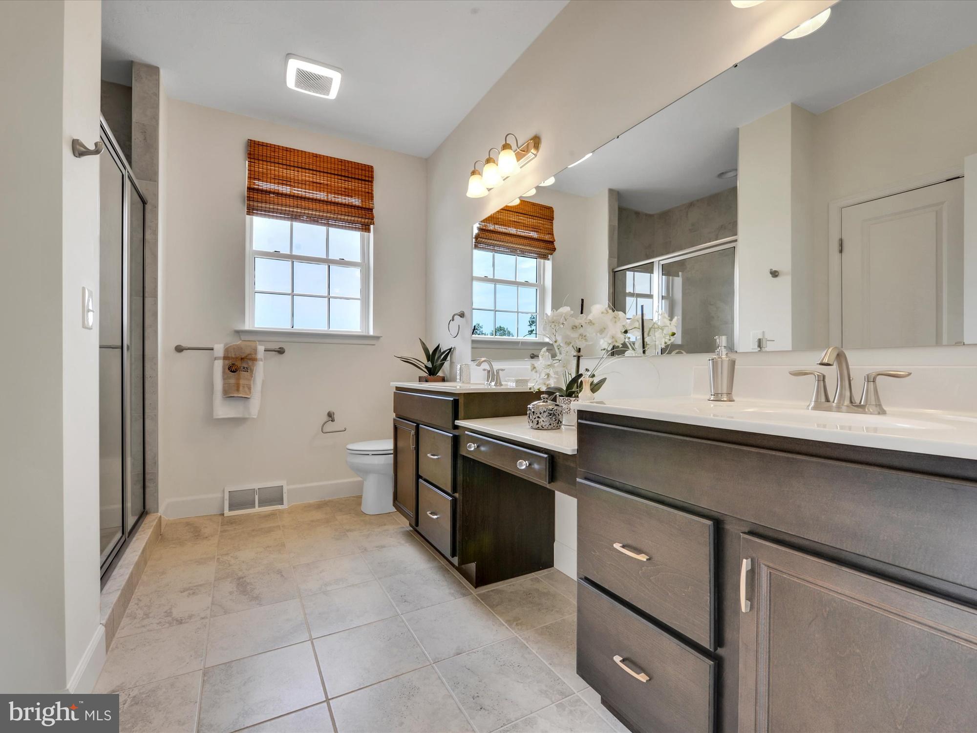 THORNBURY HUNT II - Residential