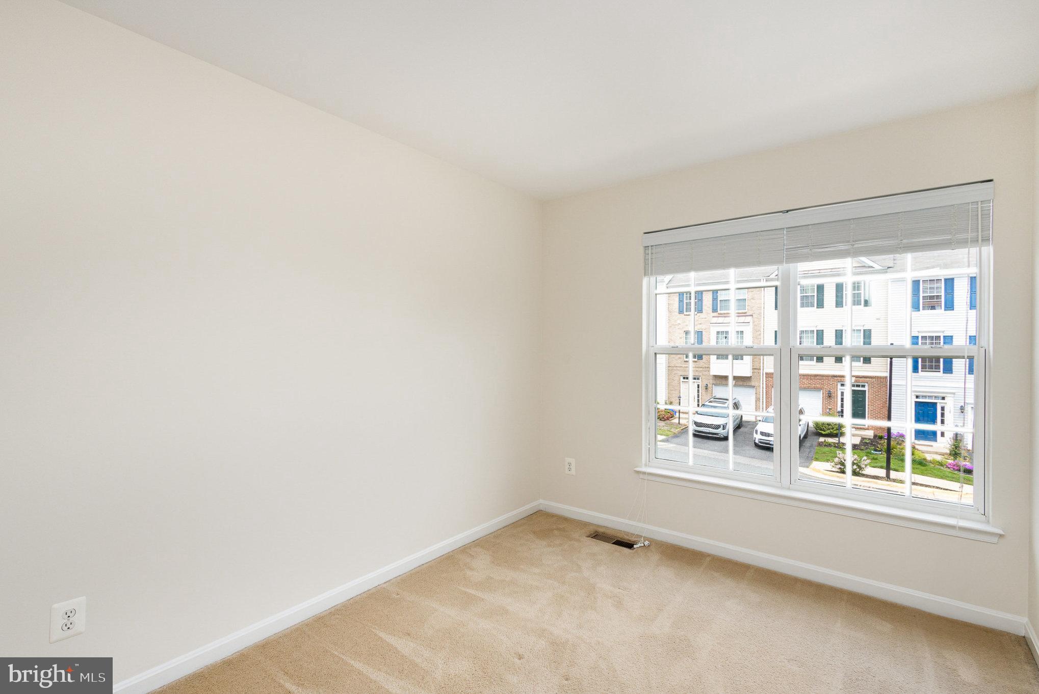 SUMMIT RIDGE - Residential Lease