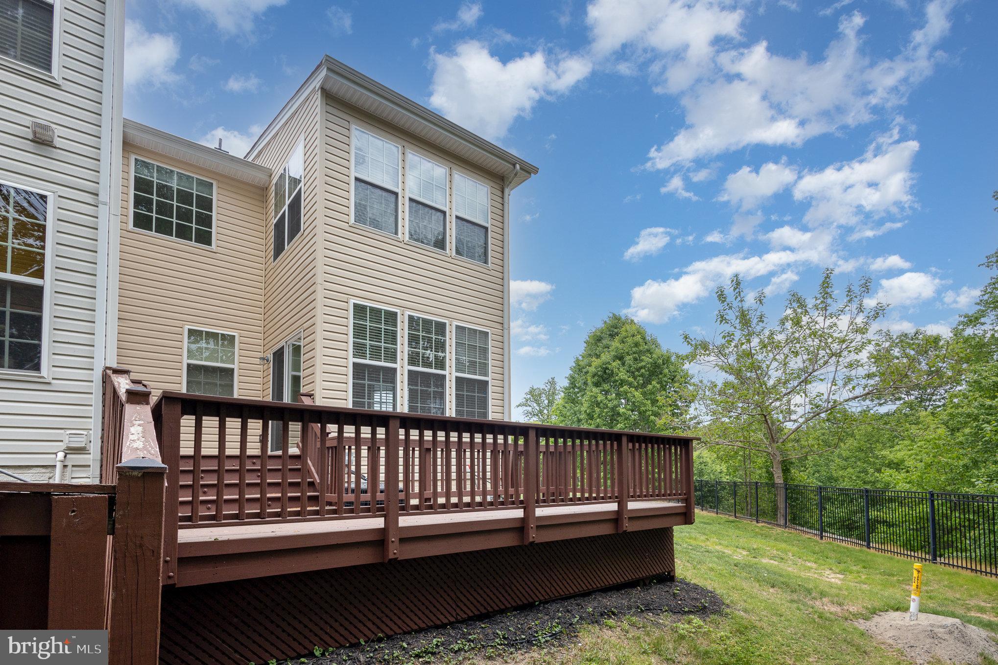 SUMMIT RIDGE - Residential Lease