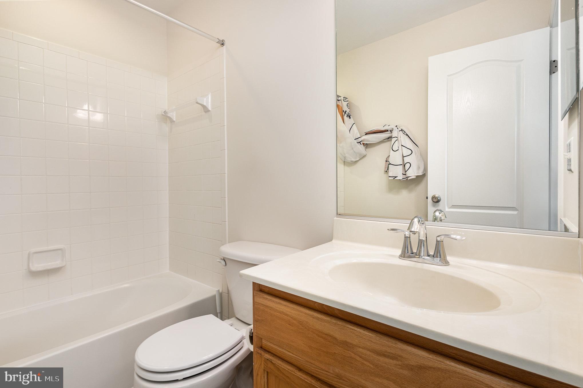 SUMMIT RIDGE - Residential Lease