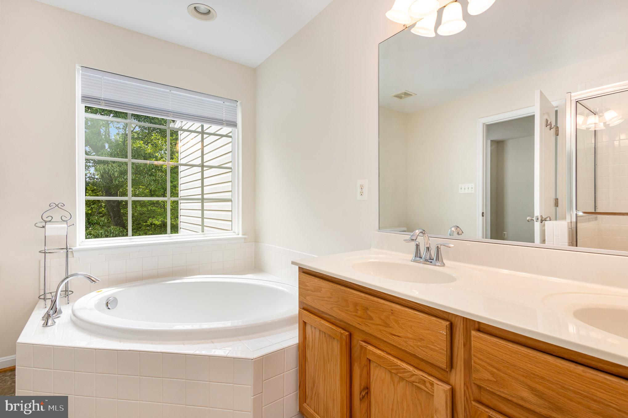 SUMMIT RIDGE - Residential Lease