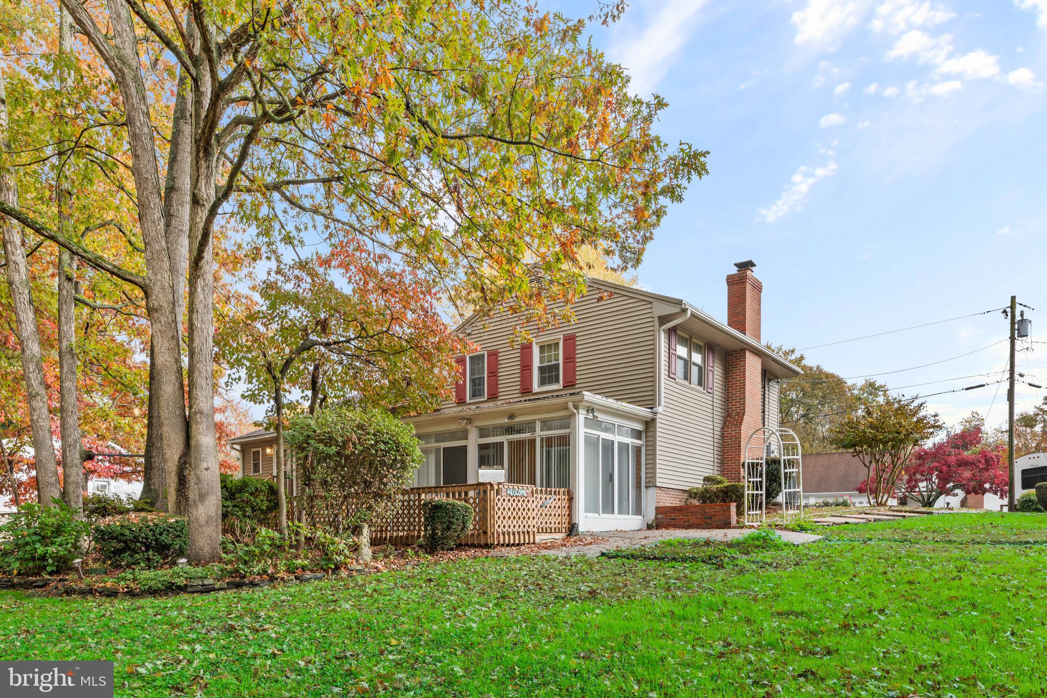 1520 WOODRIDGE DRIVE