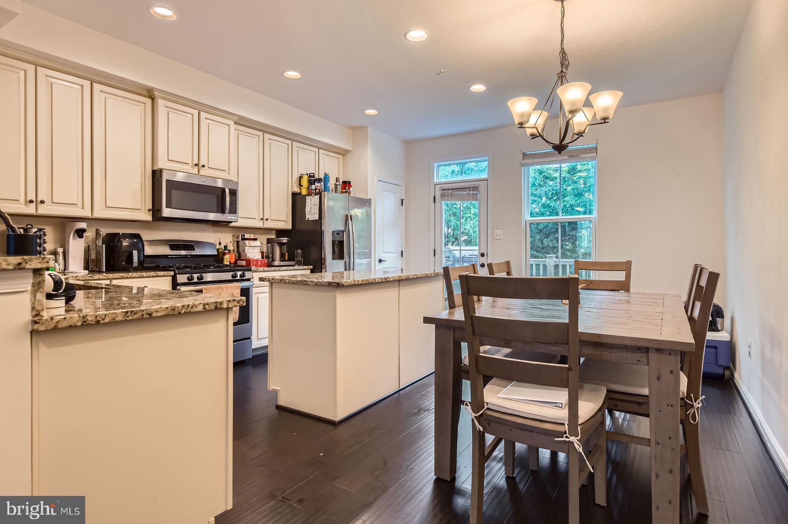 422 WILLOW BEND DRIVE