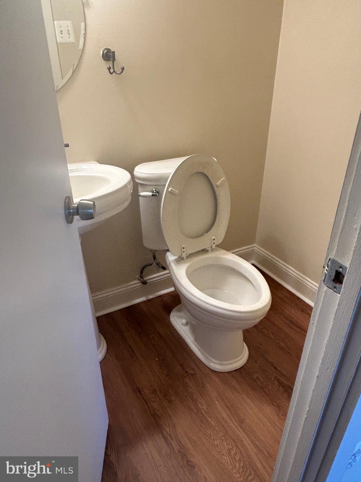 MOSBY WOODS - Residential Lease