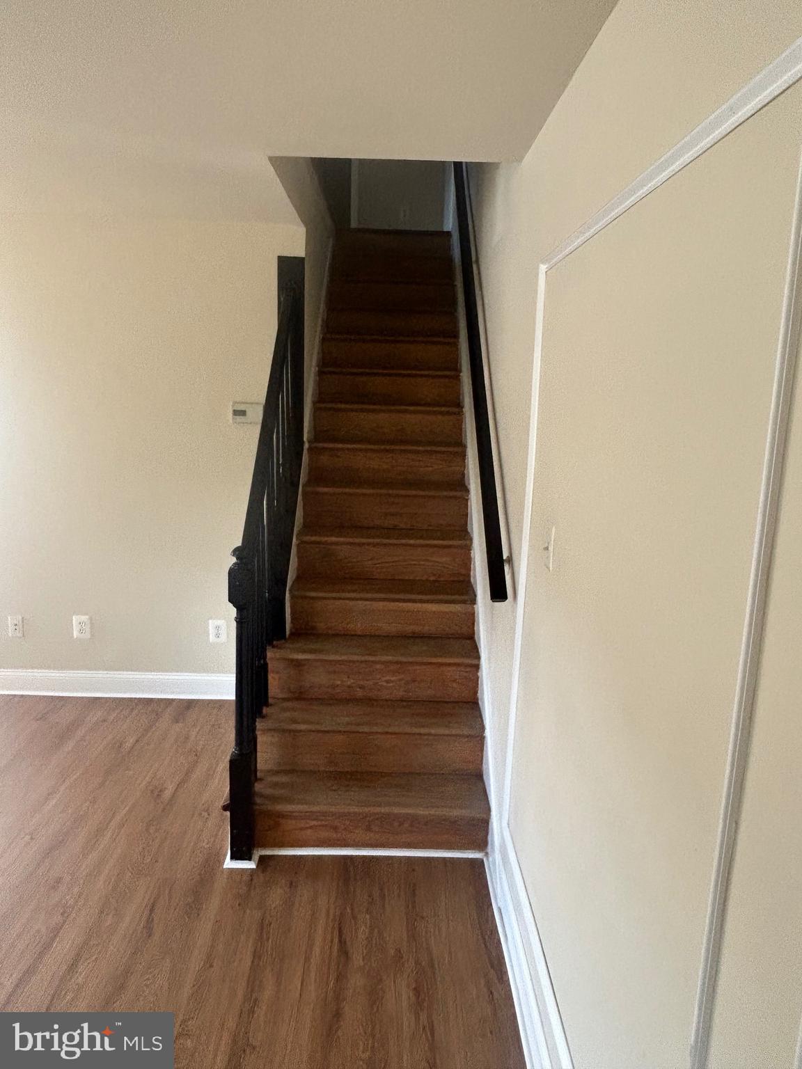 MOSBY WOODS - Residential Lease