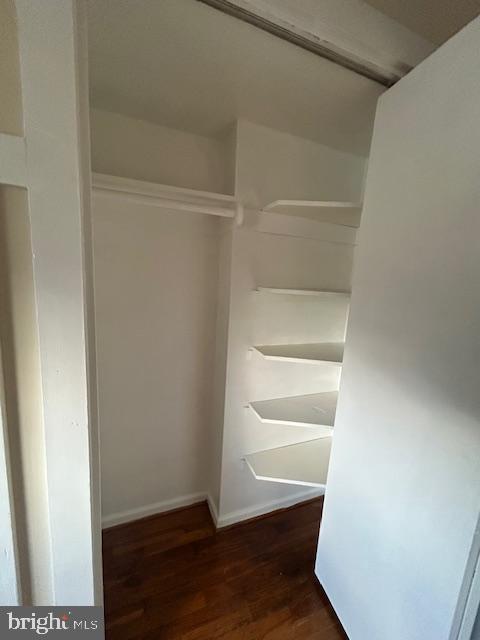 MOSBY WOODS - Residential Lease