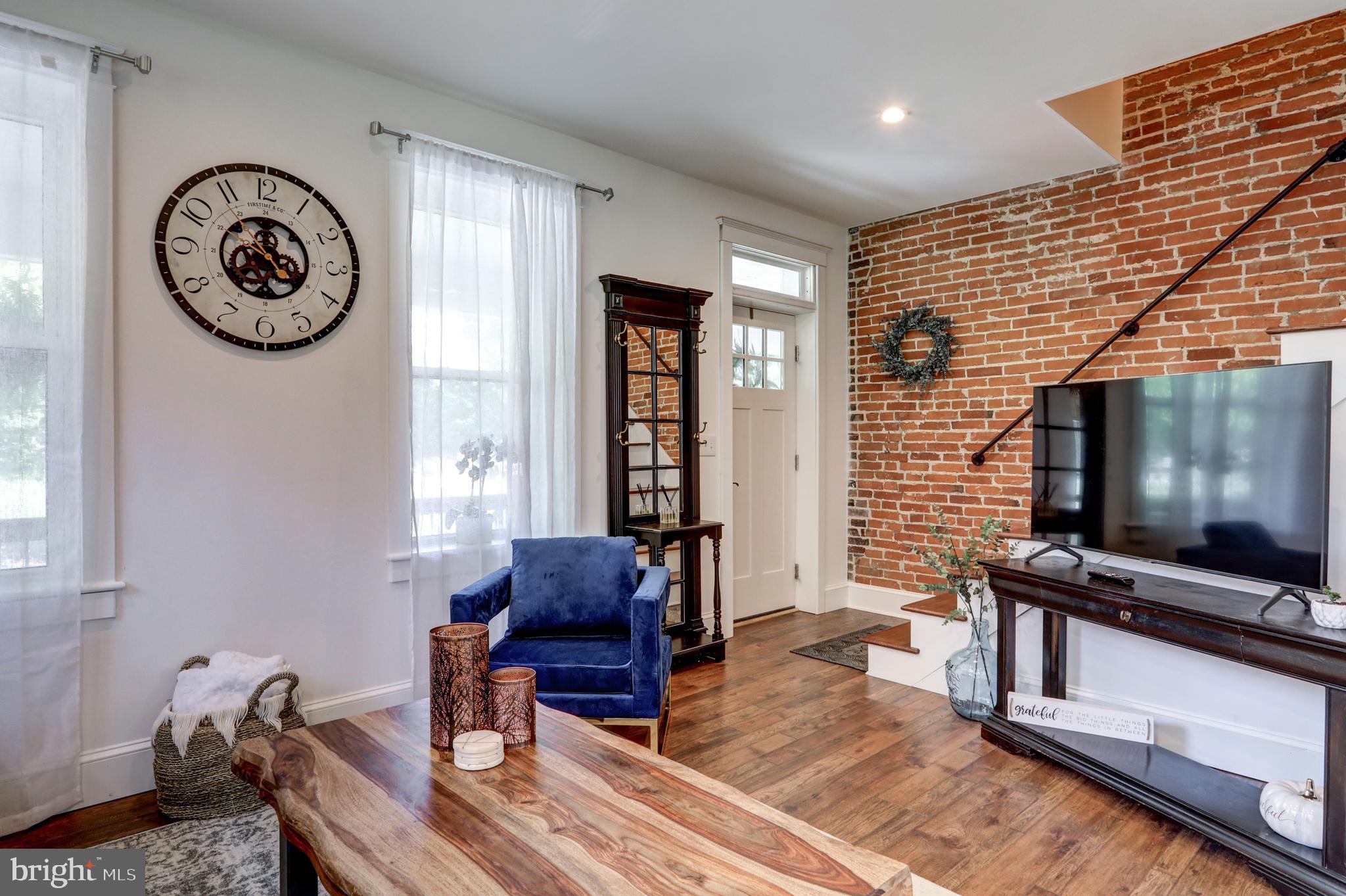 LANCASTER - Residential Lease