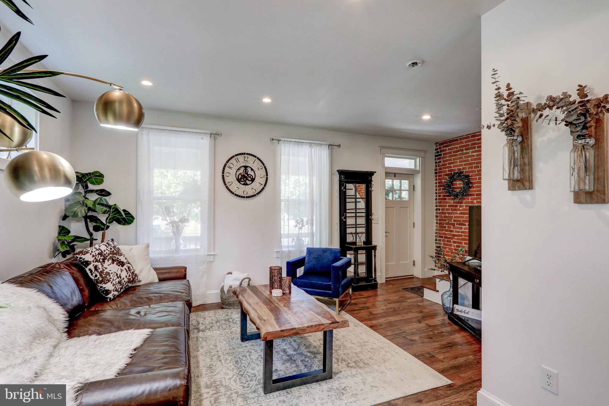 LANCASTER - Residential Lease