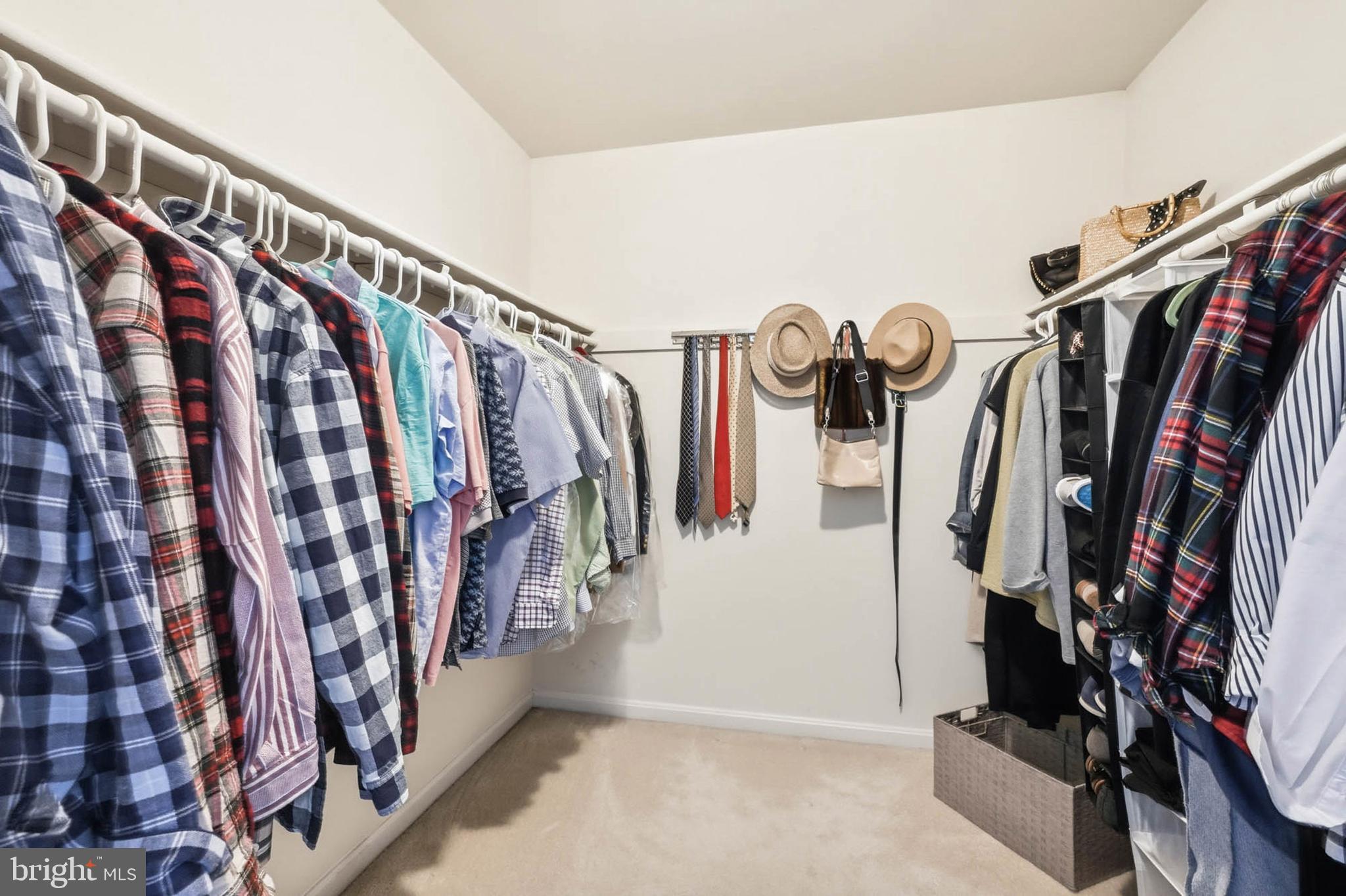 ALLNUTT FARMS ESTATES - Residential