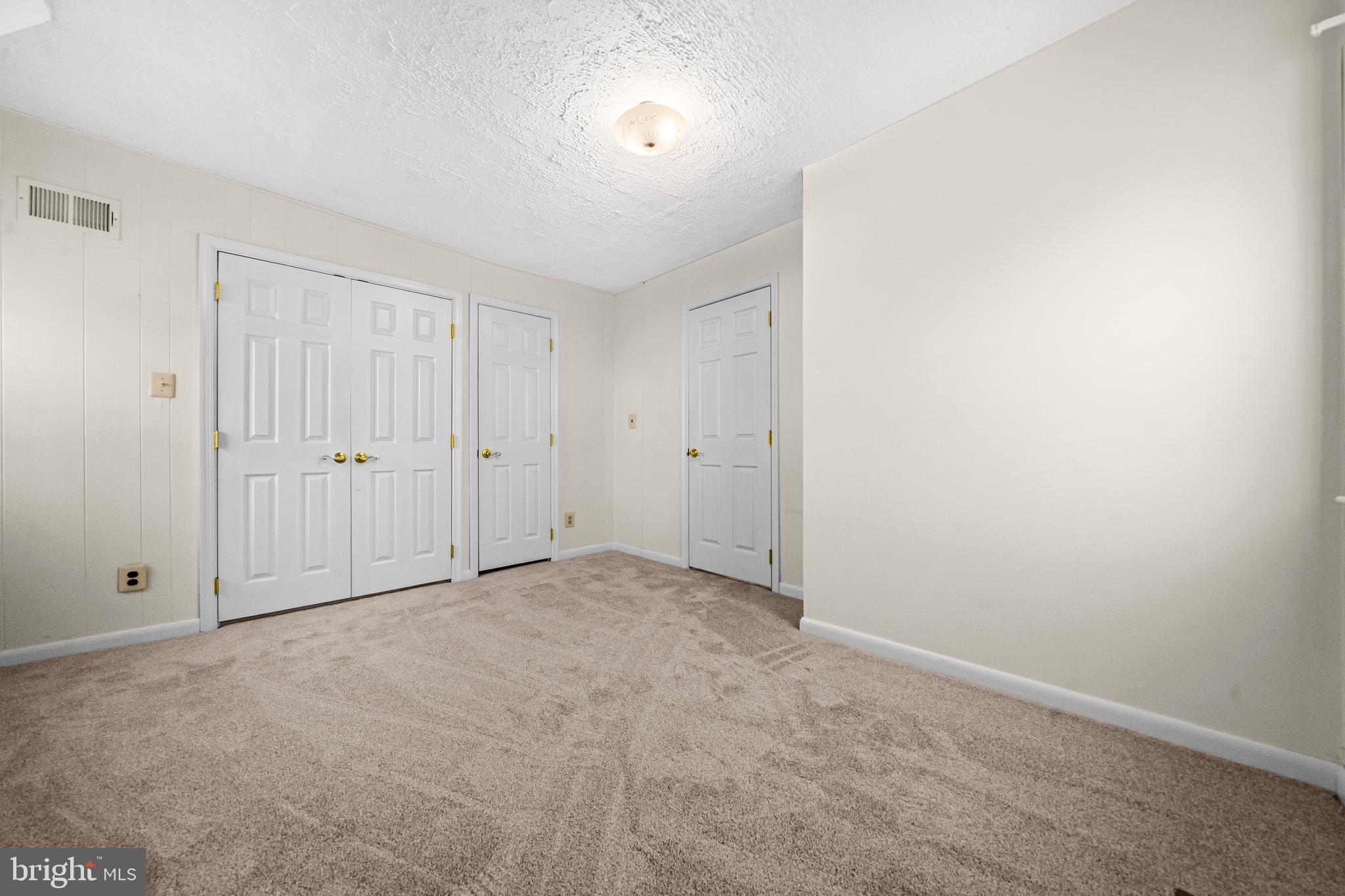 WOOD'S SUB LA PLATA - Residential