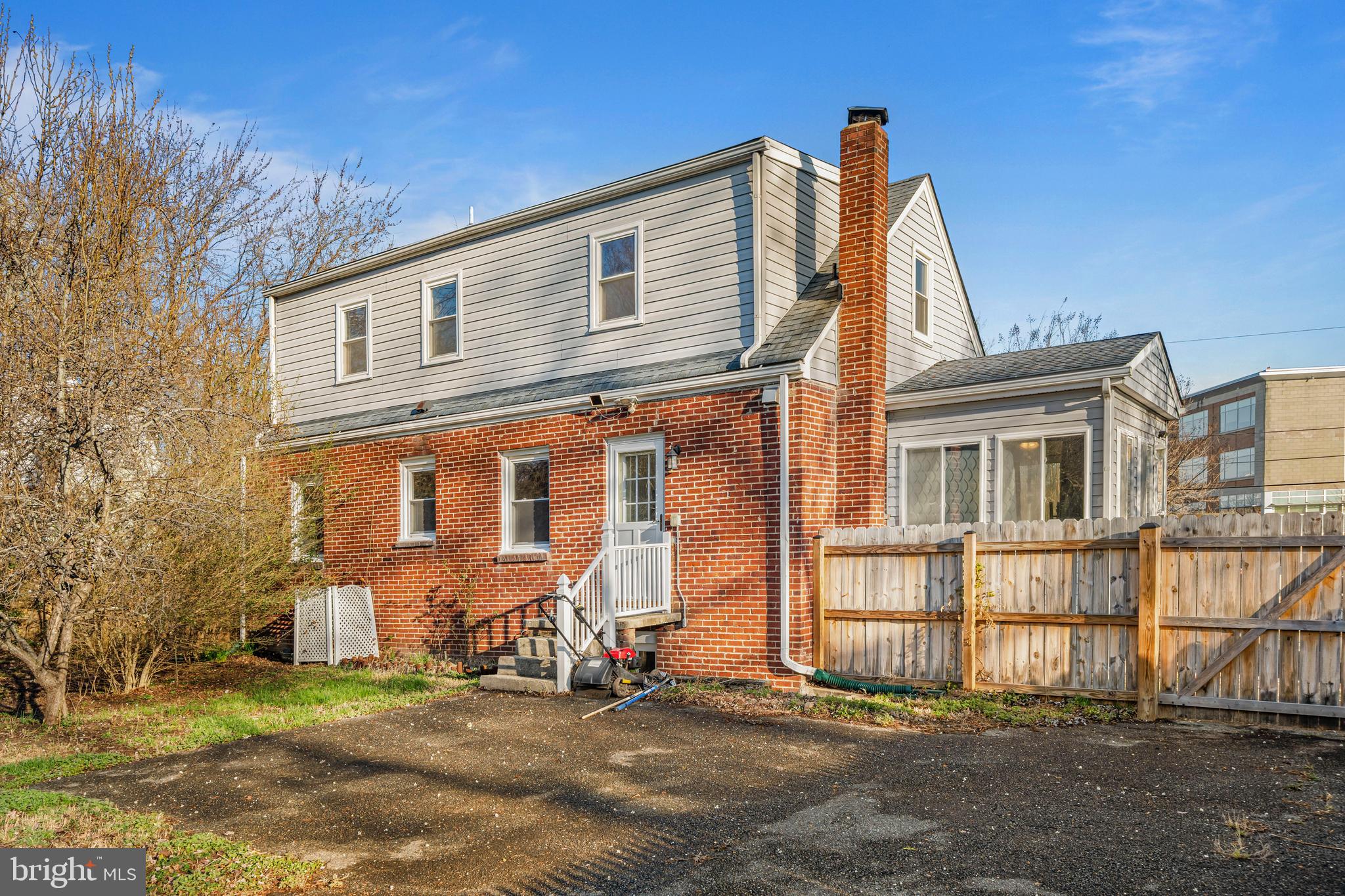 WOOD'S SUB LA PLATA - Residential