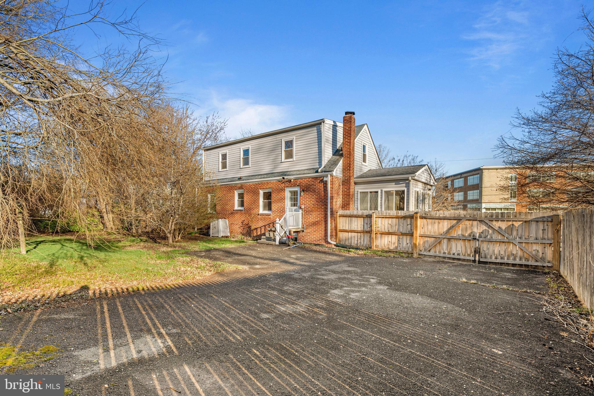 WOOD'S SUB LA PLATA - Residential