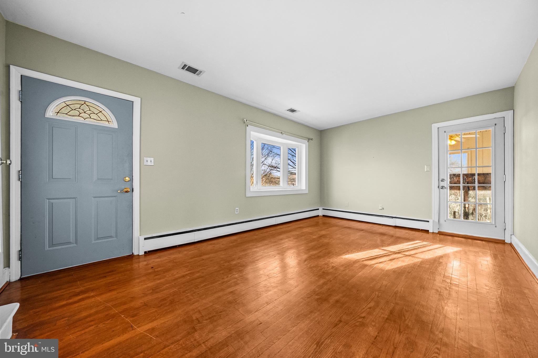 WOOD'S SUB LA PLATA - Residential