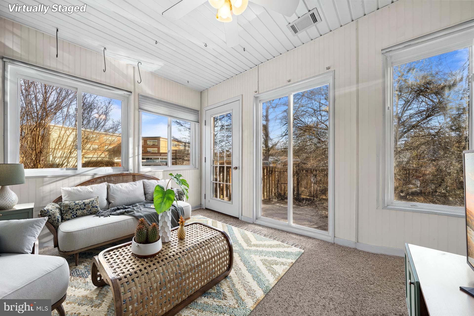 WOOD'S SUB LA PLATA - Residential