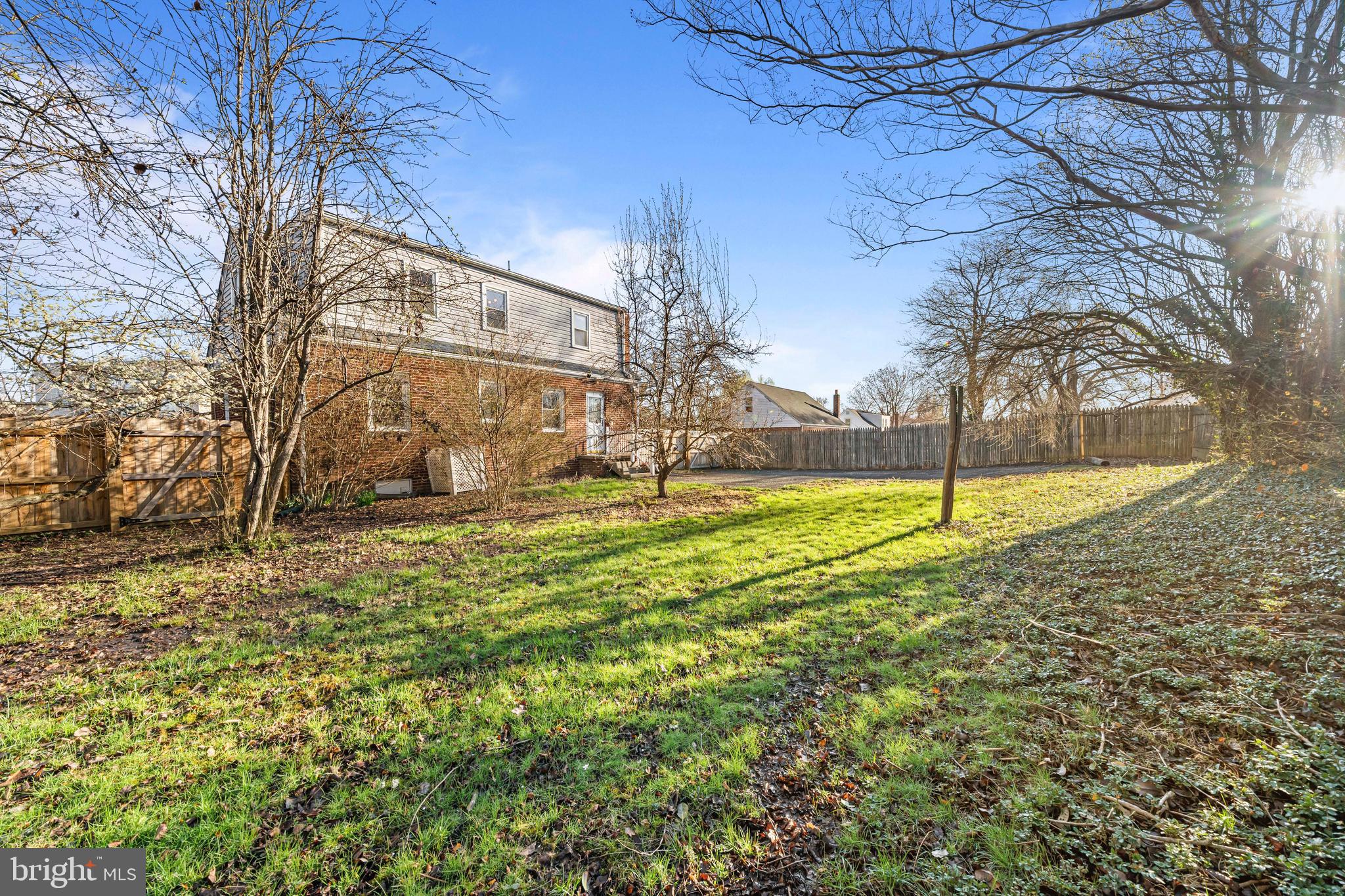 WOOD'S SUB LA PLATA - Residential