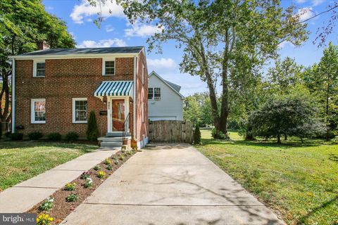 965 N KENTUCKY STREET ARLINGTON VA 22205