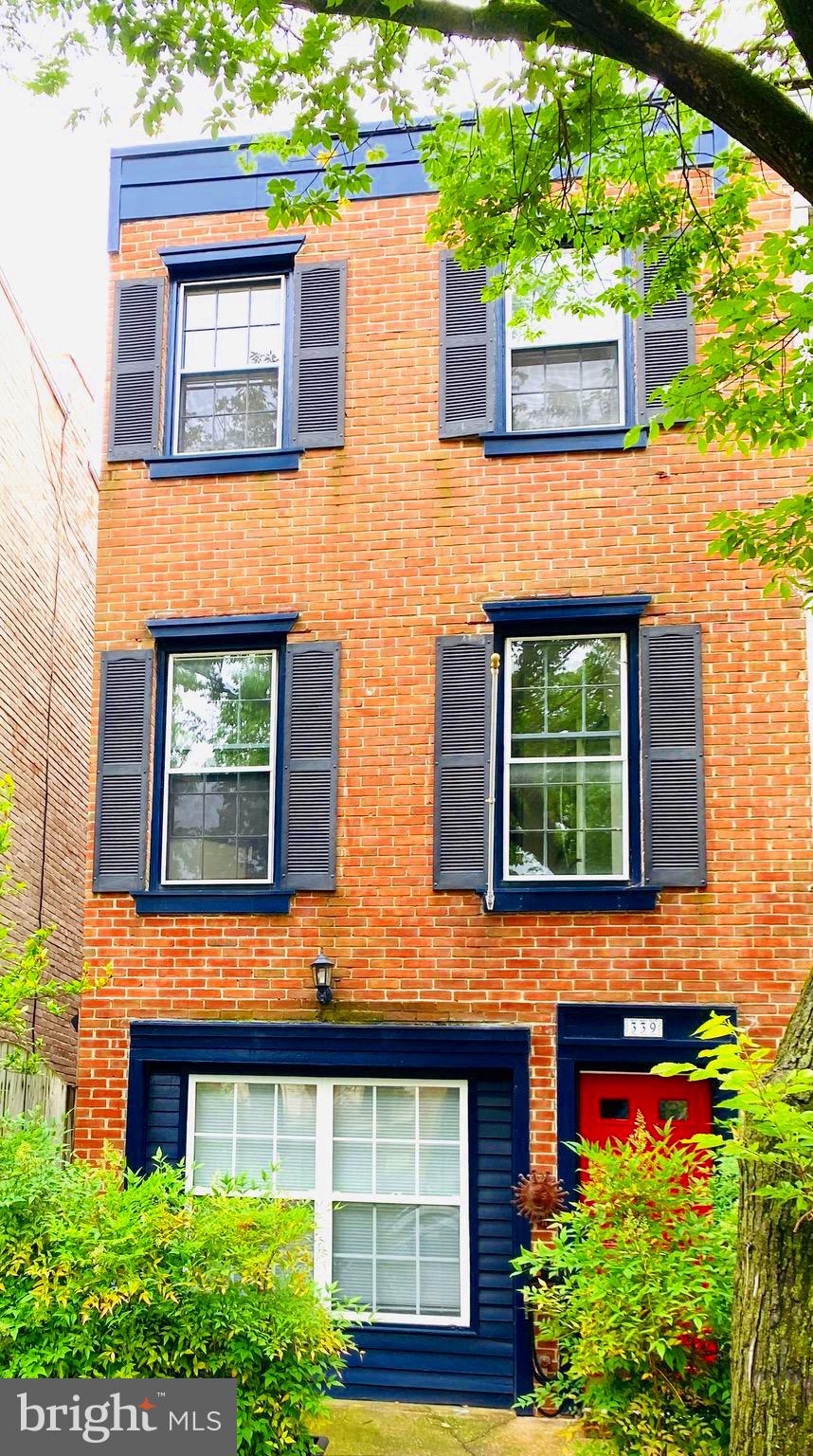 339 SE 11TH STREET SE
