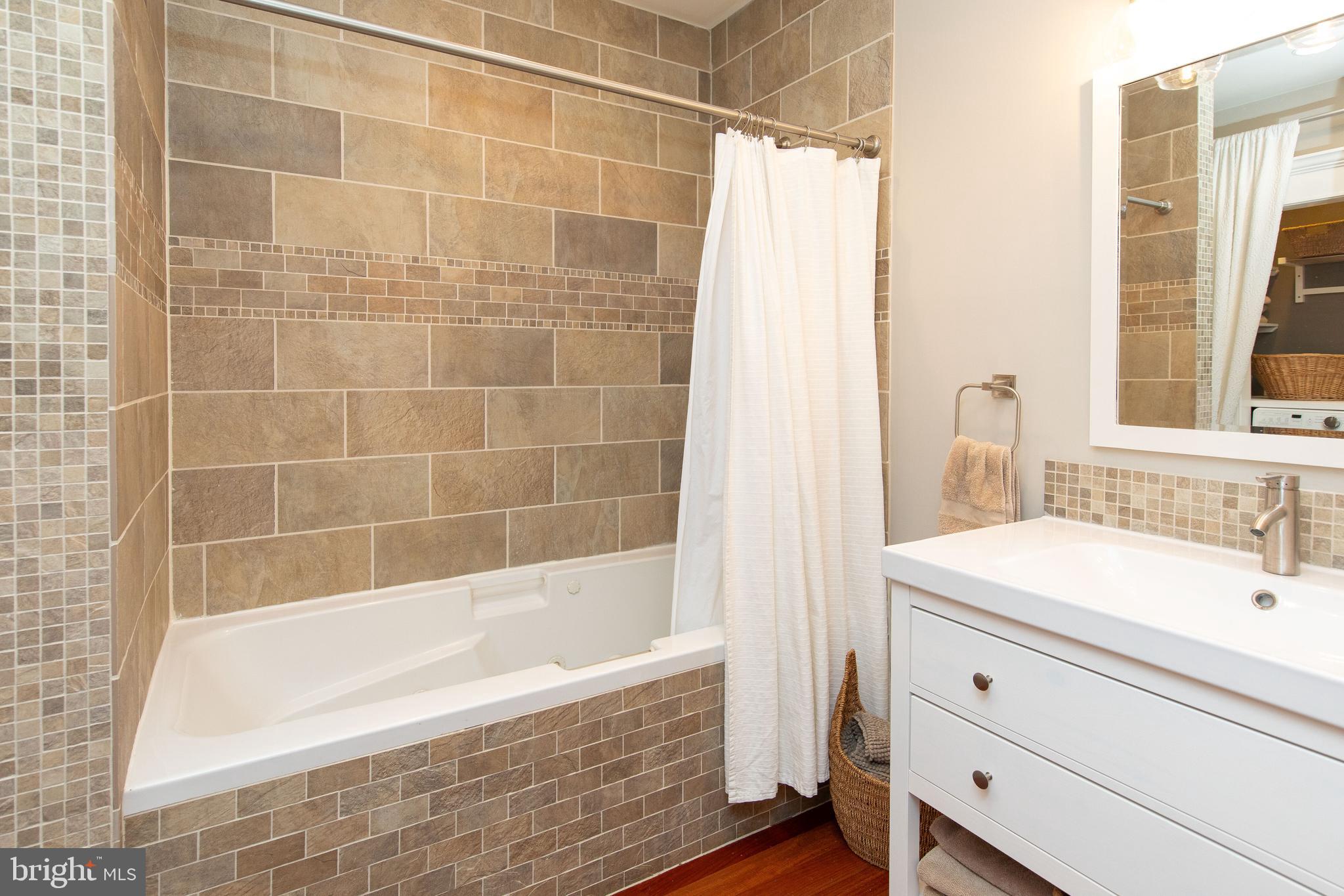 BELLA VISTA - Residential