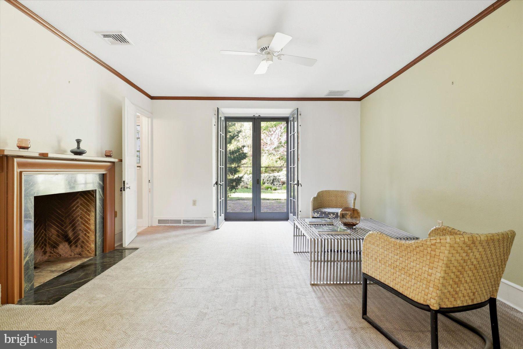 CHESTNUT HILL - Residential