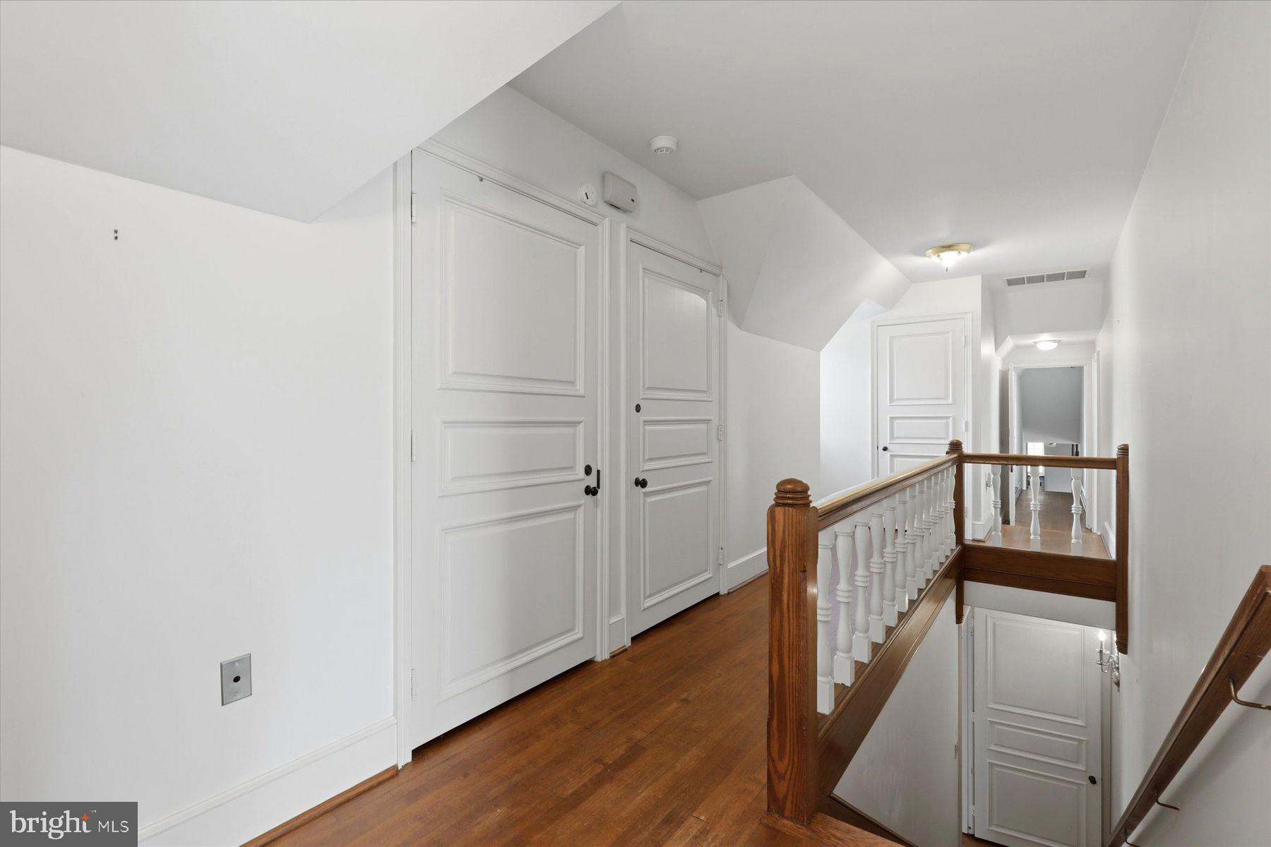 CHESTNUT HILL - Residential