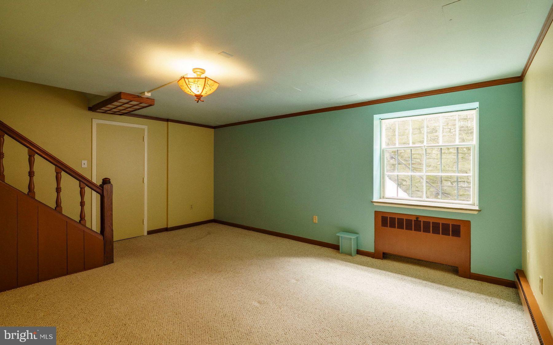 CHESTNUT HILL - Residential