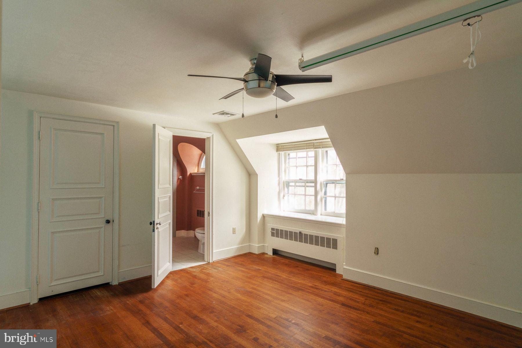 CHESTNUT HILL - Residential