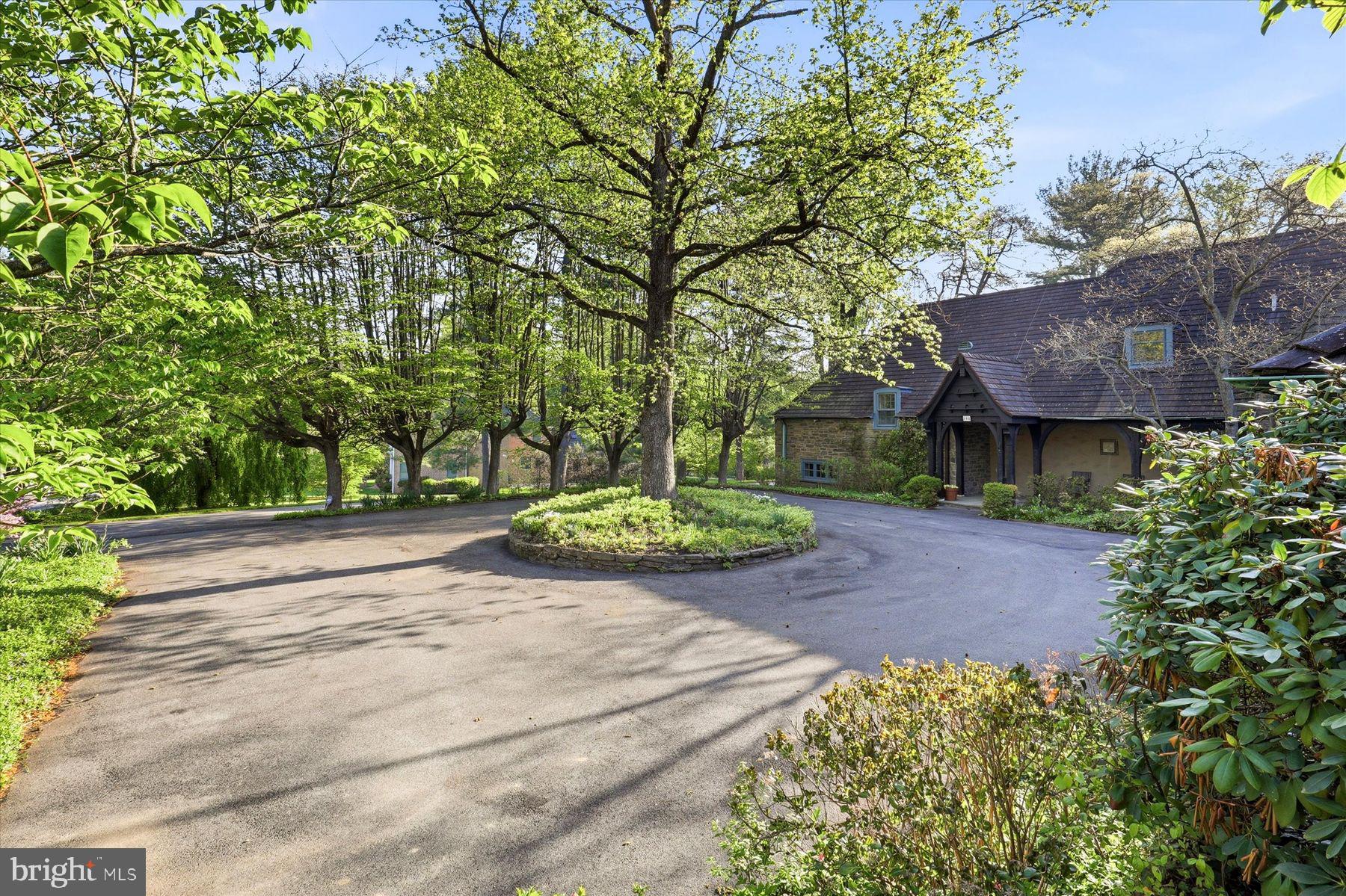 CHESTNUT HILL - Residential