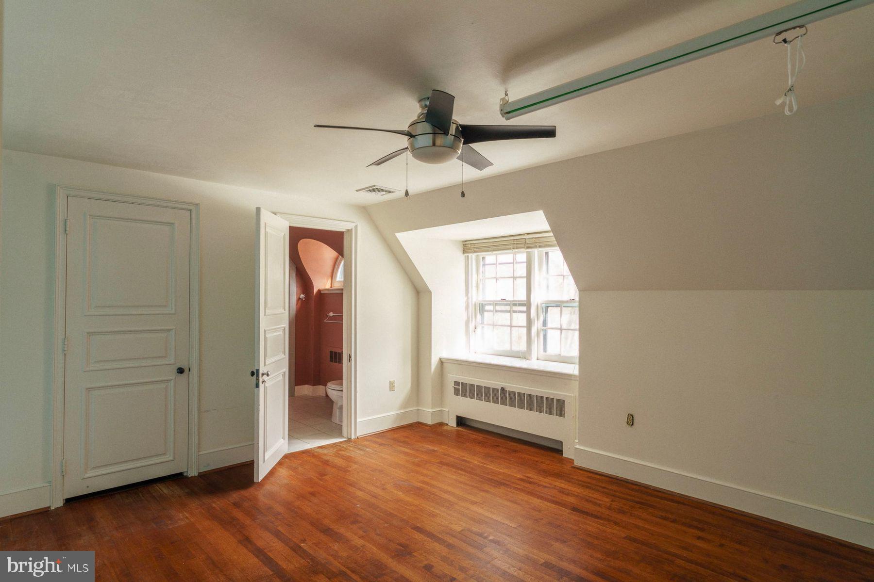 CHESTNUT HILL - Residential