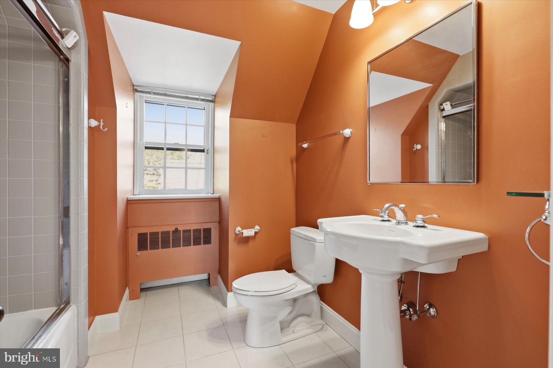 CHESTNUT HILL - Residential