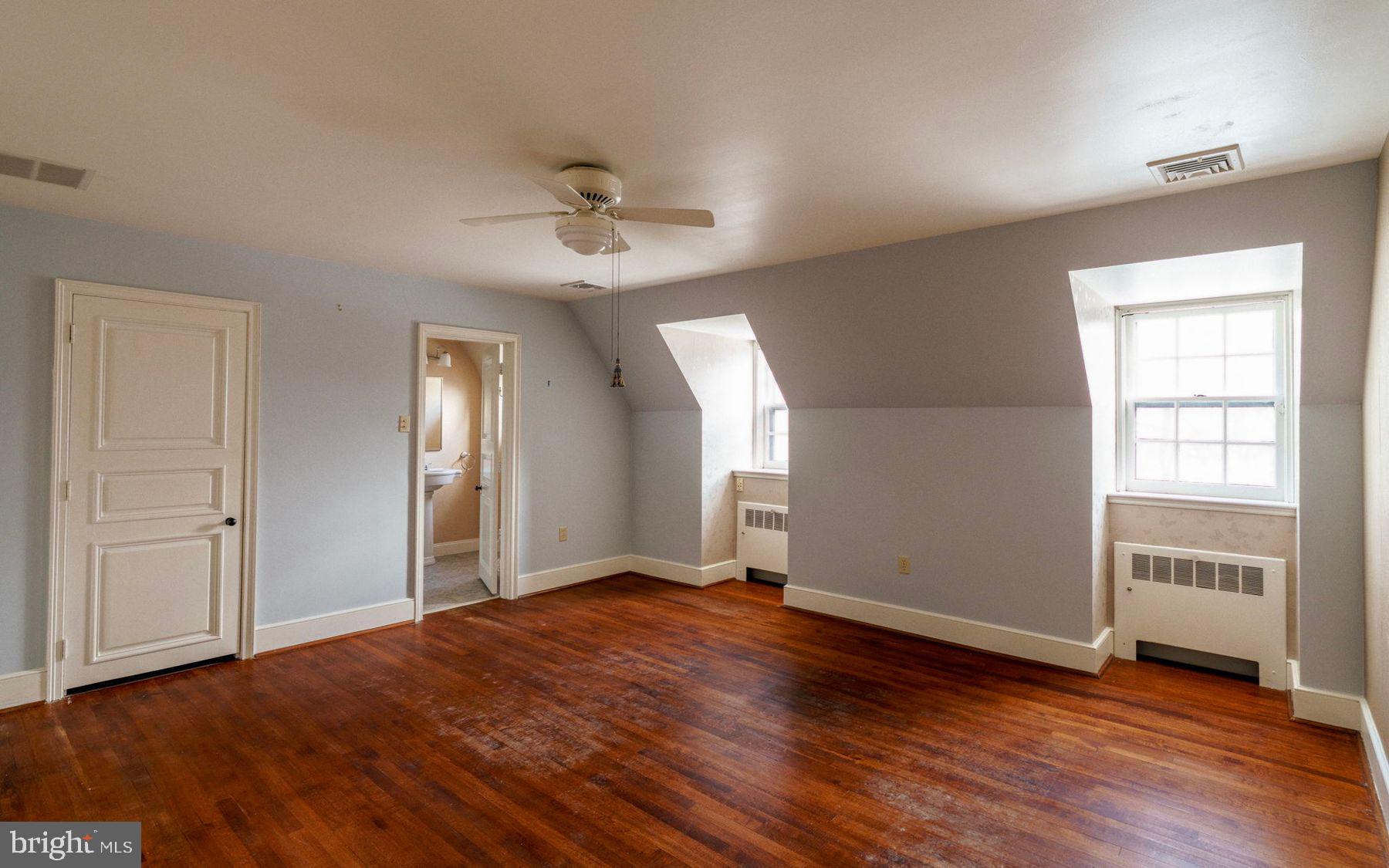 CHESTNUT HILL - Residential