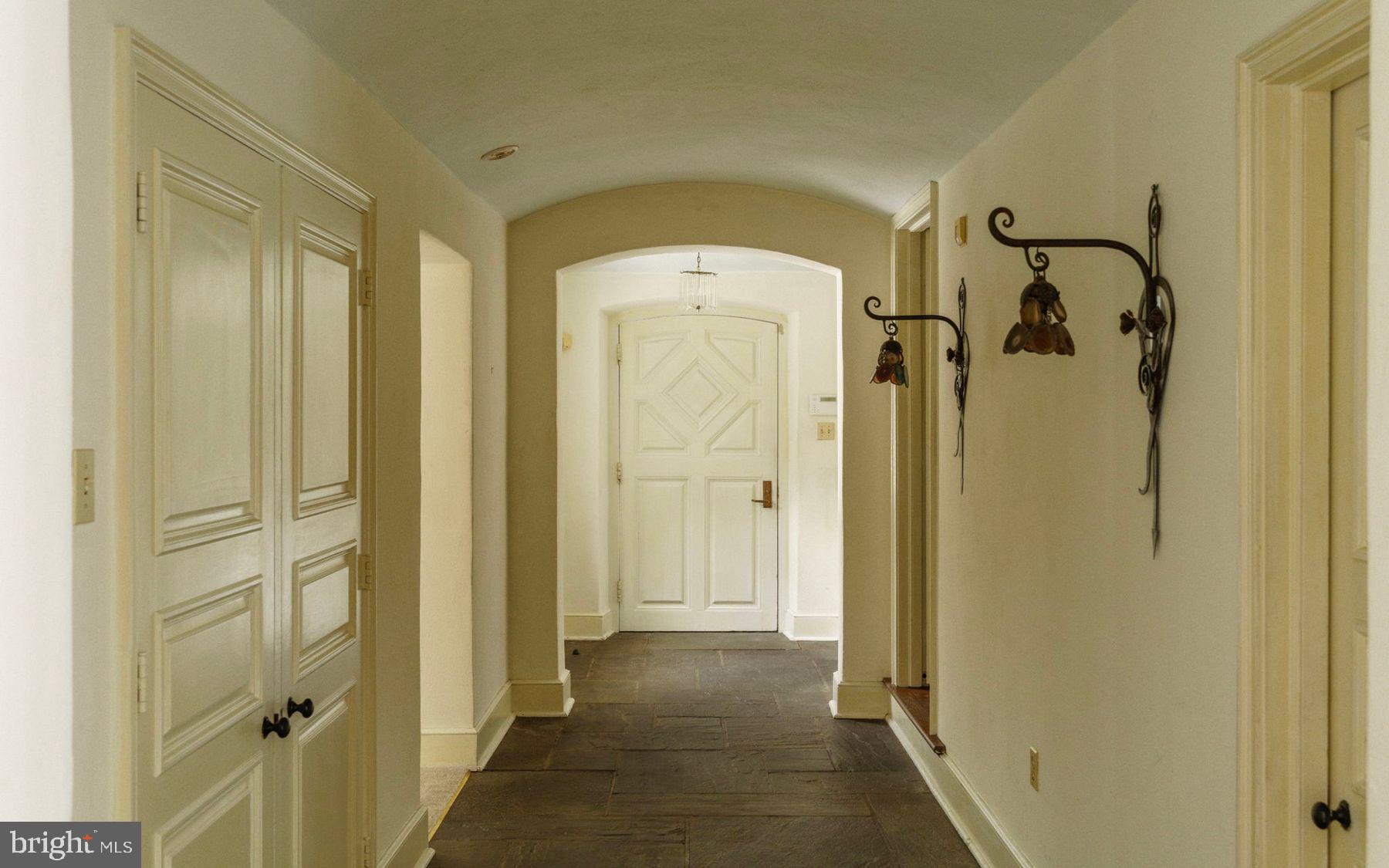 CHESTNUT HILL - Residential