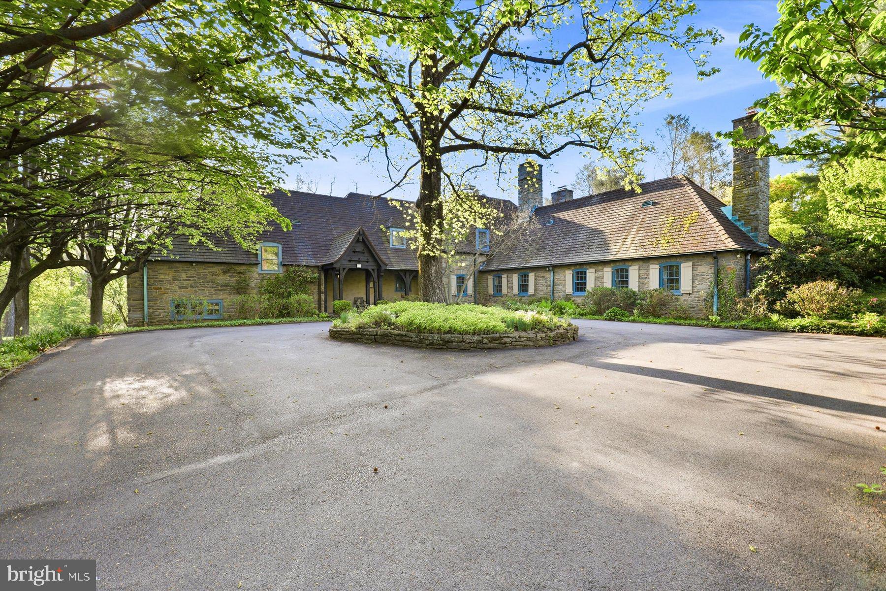 CHESTNUT HILL - Residential