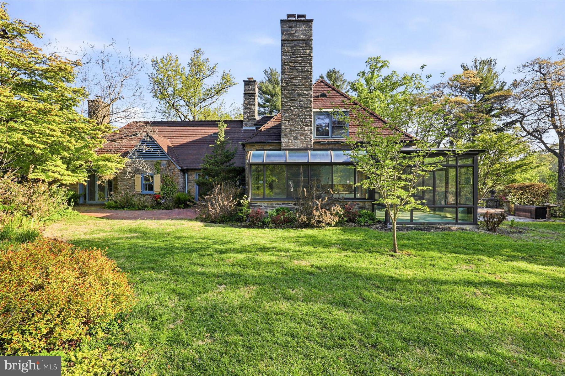 CHESTNUT HILL - Residential