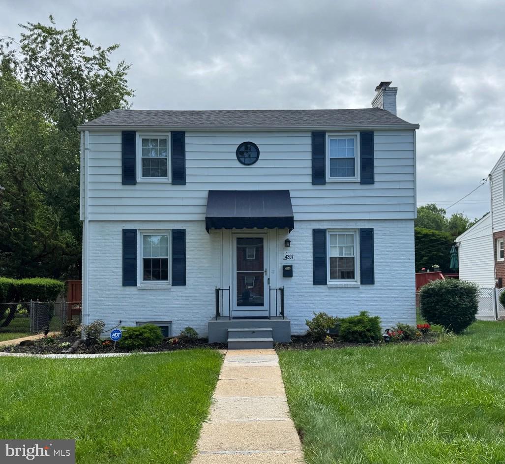 COLONIAL VILLAGE - Residential