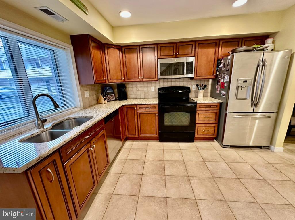 323 44TH STREET #105