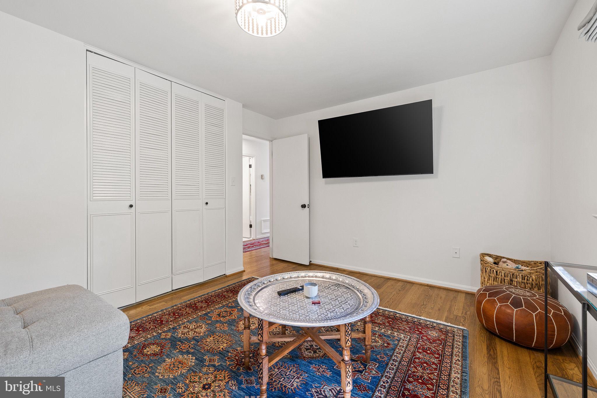 KINGS PARK WEST - Residential