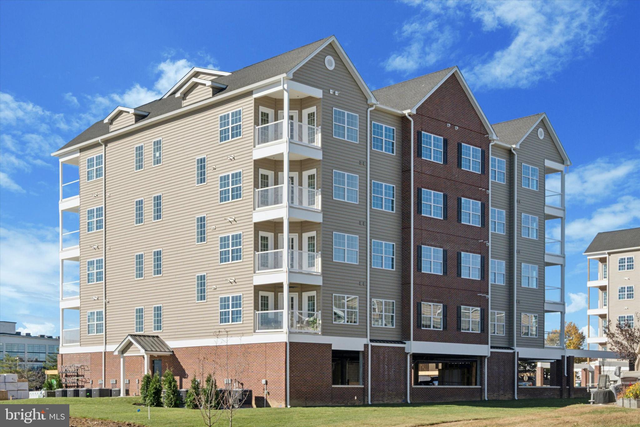 RADCLIFFE COURT - Residential