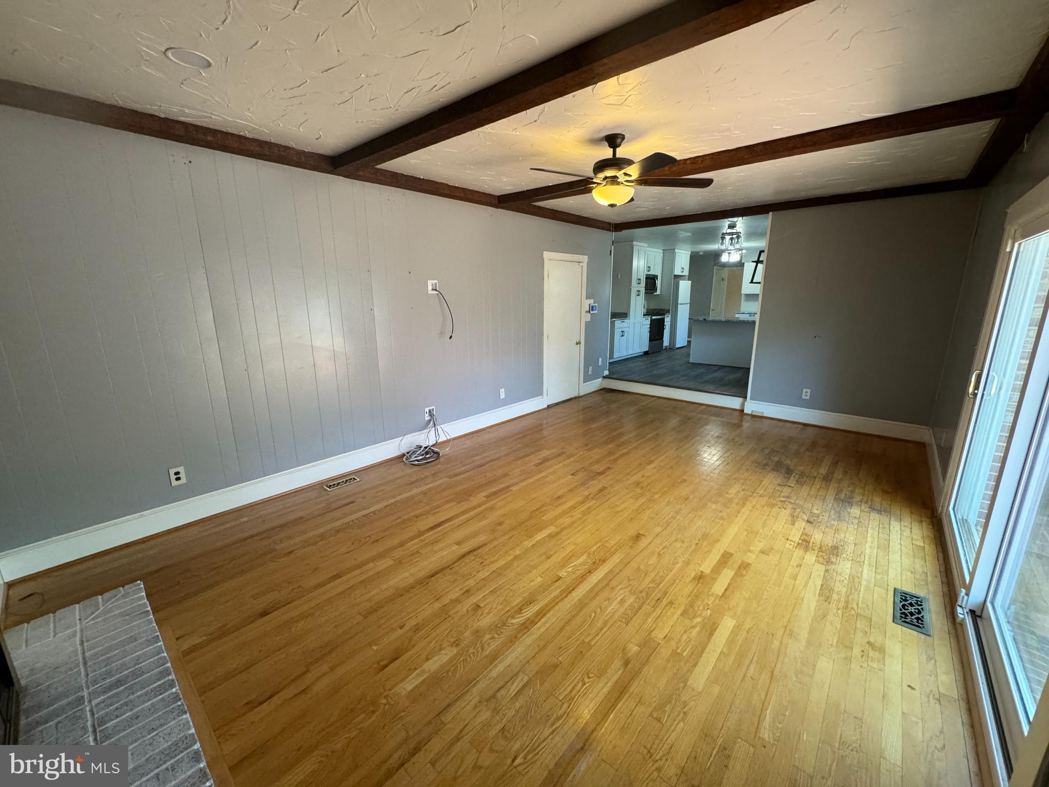 BRIARWOOD - Residential Lease