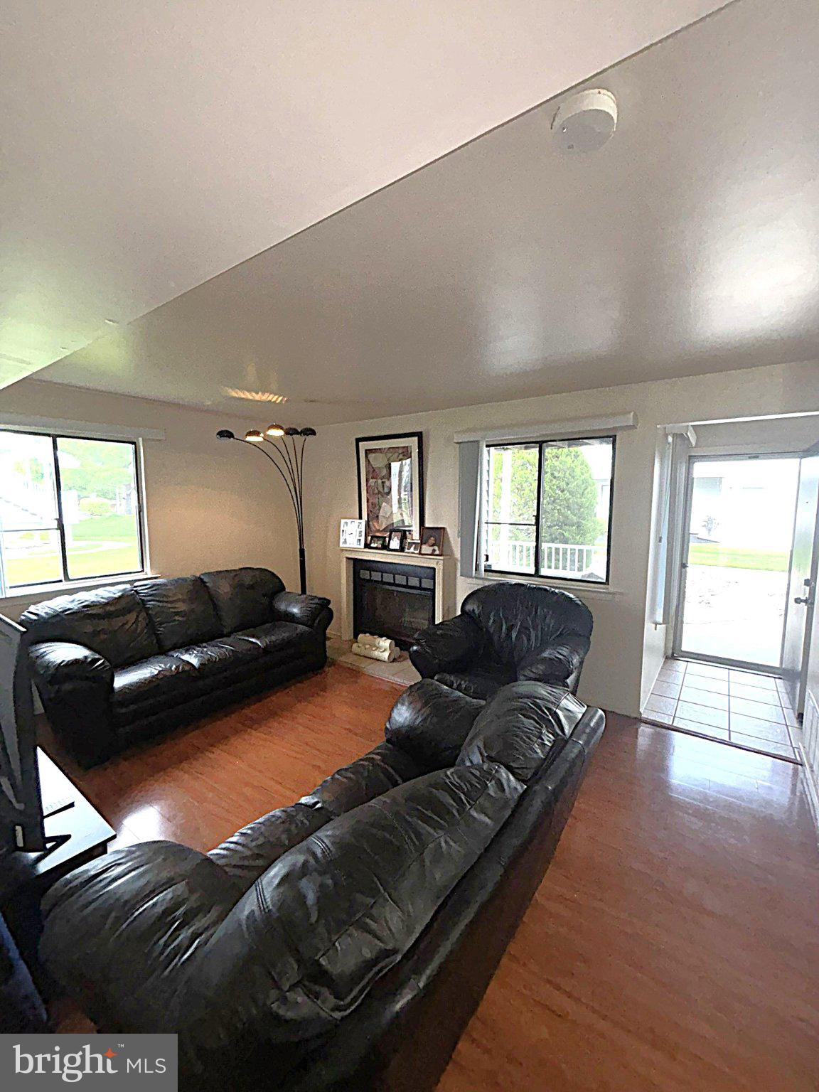 3105 SHERRY COURT
