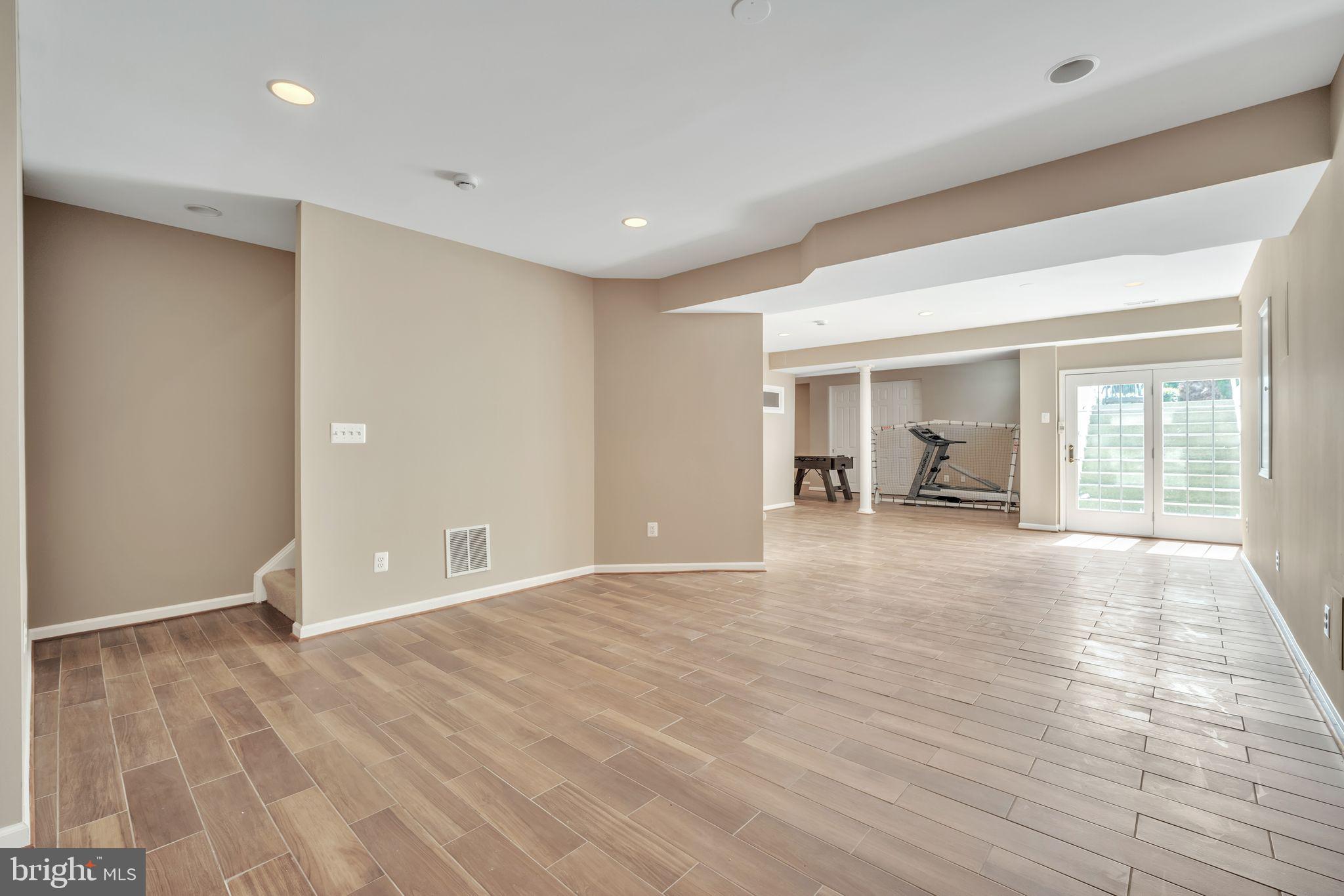 BELMONT COUNTRY CLUB - Residential Lease