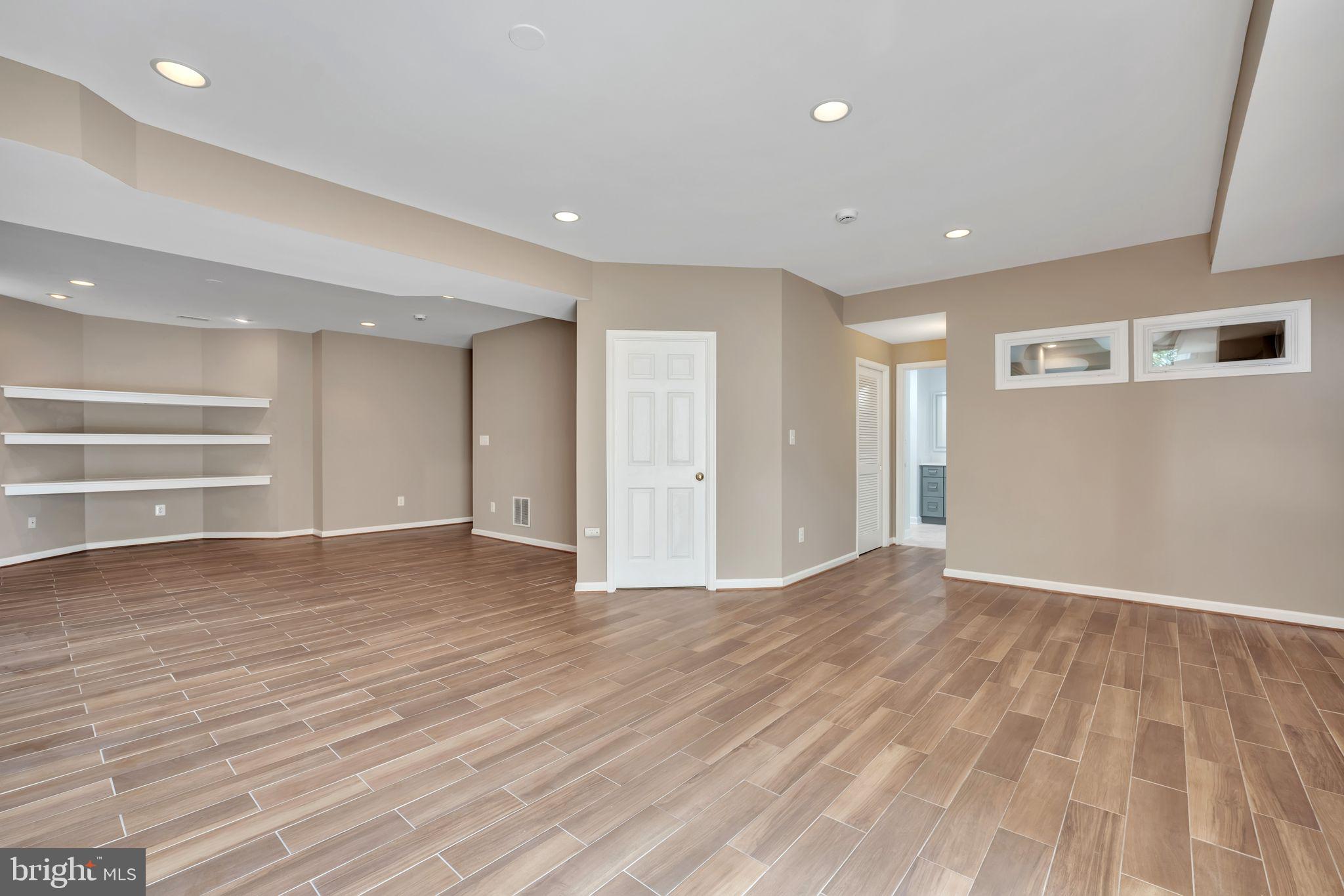 BELMONT COUNTRY CLUB - Residential Lease