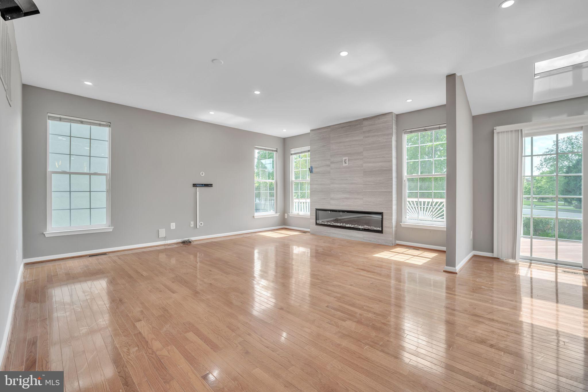 BELMONT COUNTRY CLUB - Residential Lease