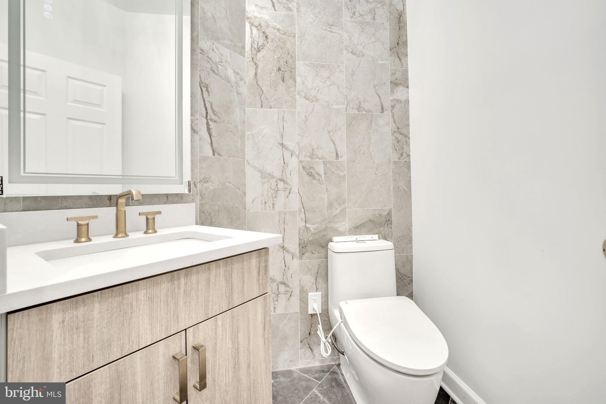 BELMONT COUNTRY CLUB - Residential Lease