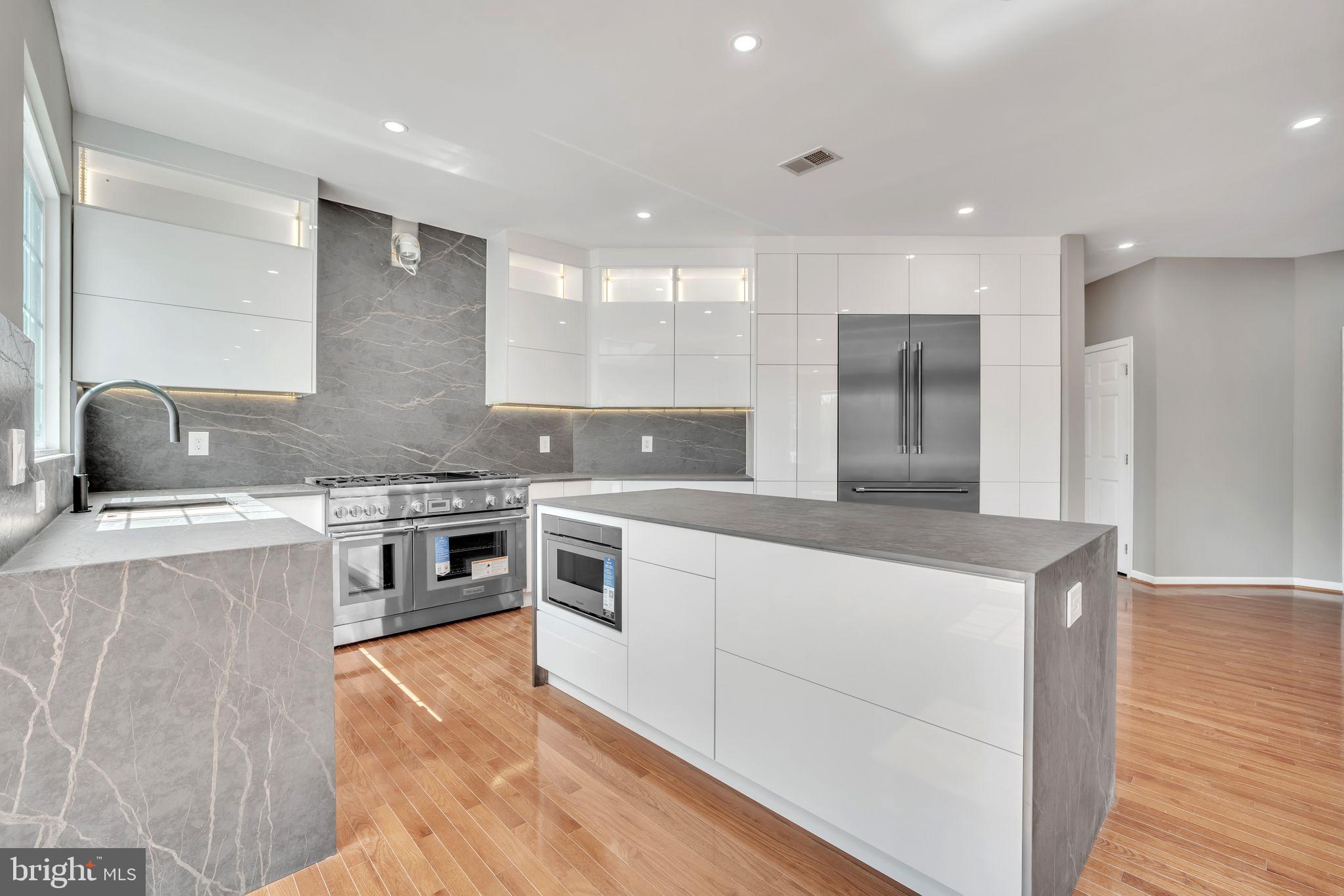 BELMONT COUNTRY CLUB - Residential Lease