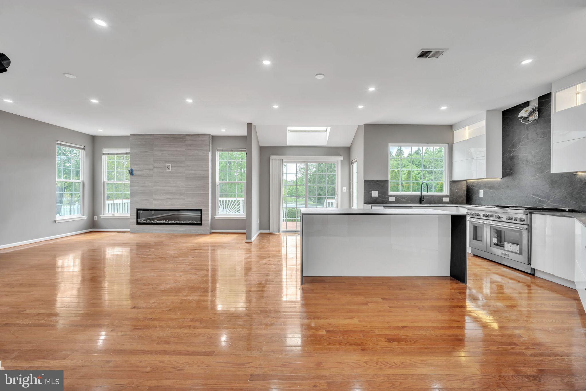 BELMONT COUNTRY CLUB - Residential Lease