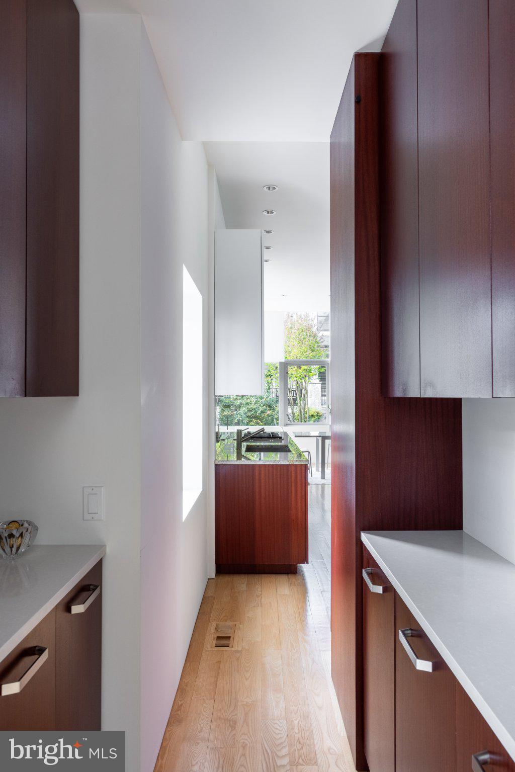 BANNOCKBURN ESTATES - Residential